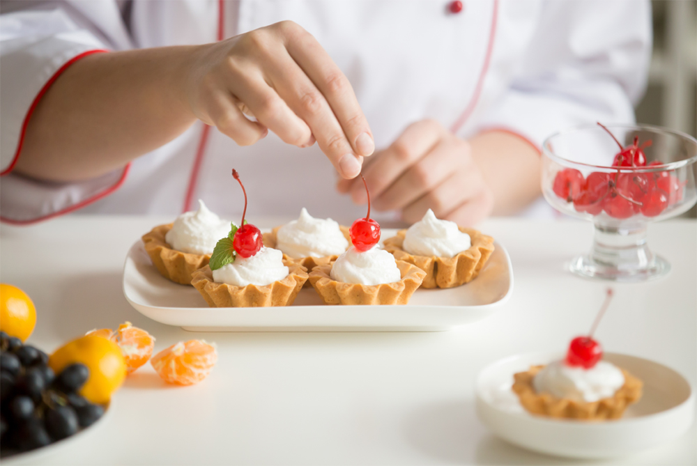 Pastry Chef: chef pasticcere dedicato ai dolci